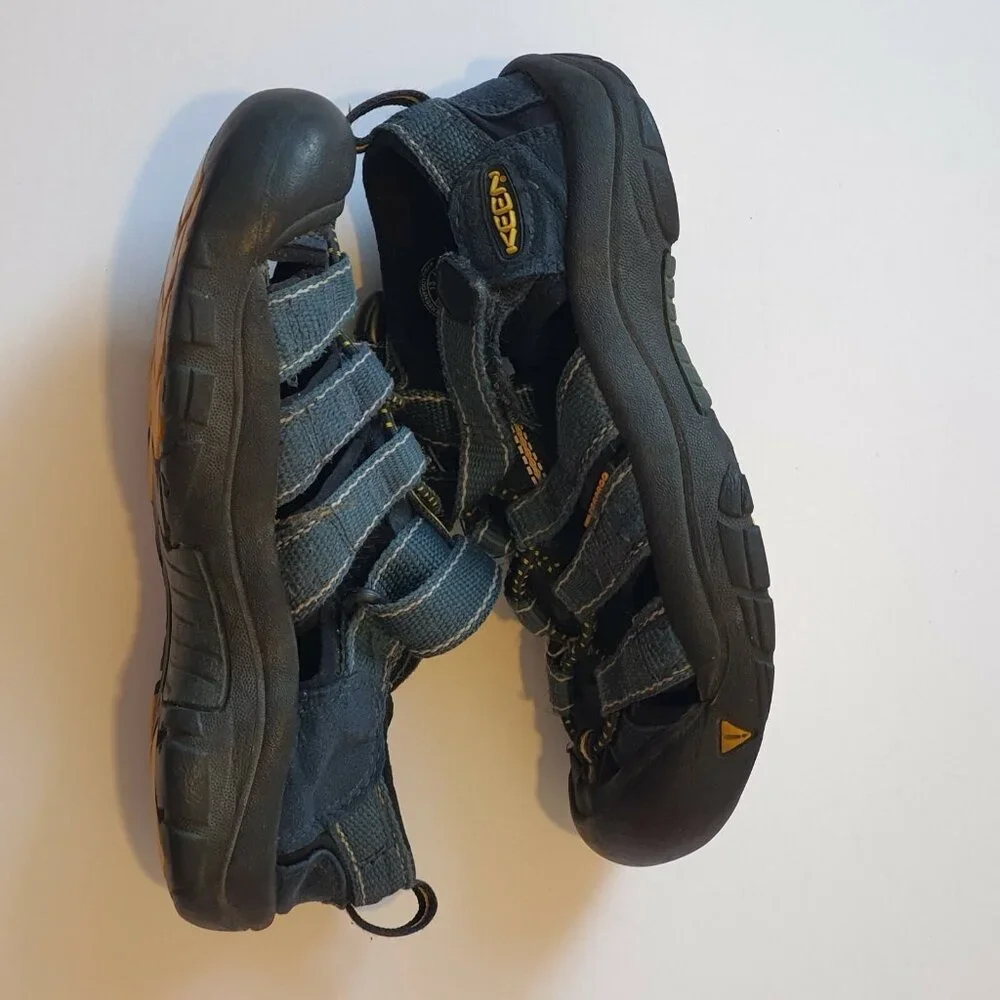 Keen Kids Newport Sandals Size‎ 13 Blue Closed Toe Hiking Shoe Boy Girls Unisex